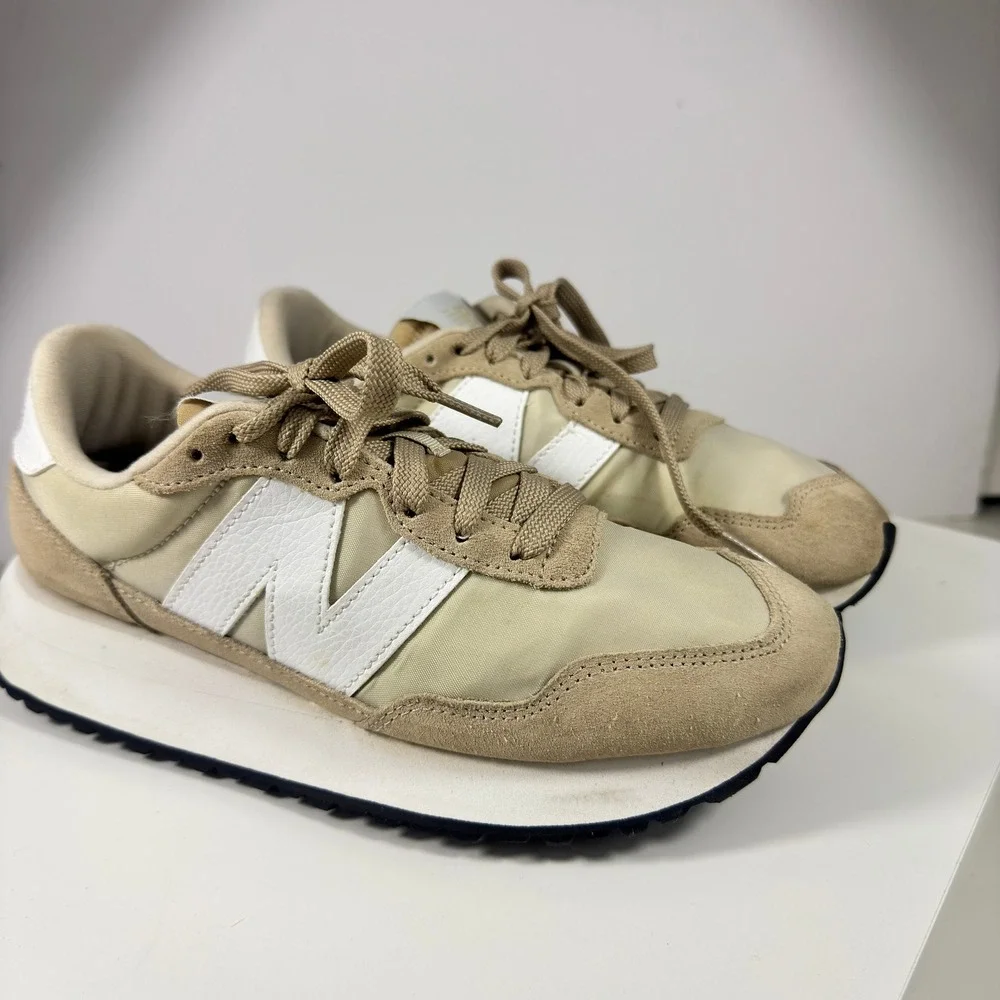 New Balance 237 Sneakers Womens 7 Moonbeam Beige Suede Low Top WS237YB